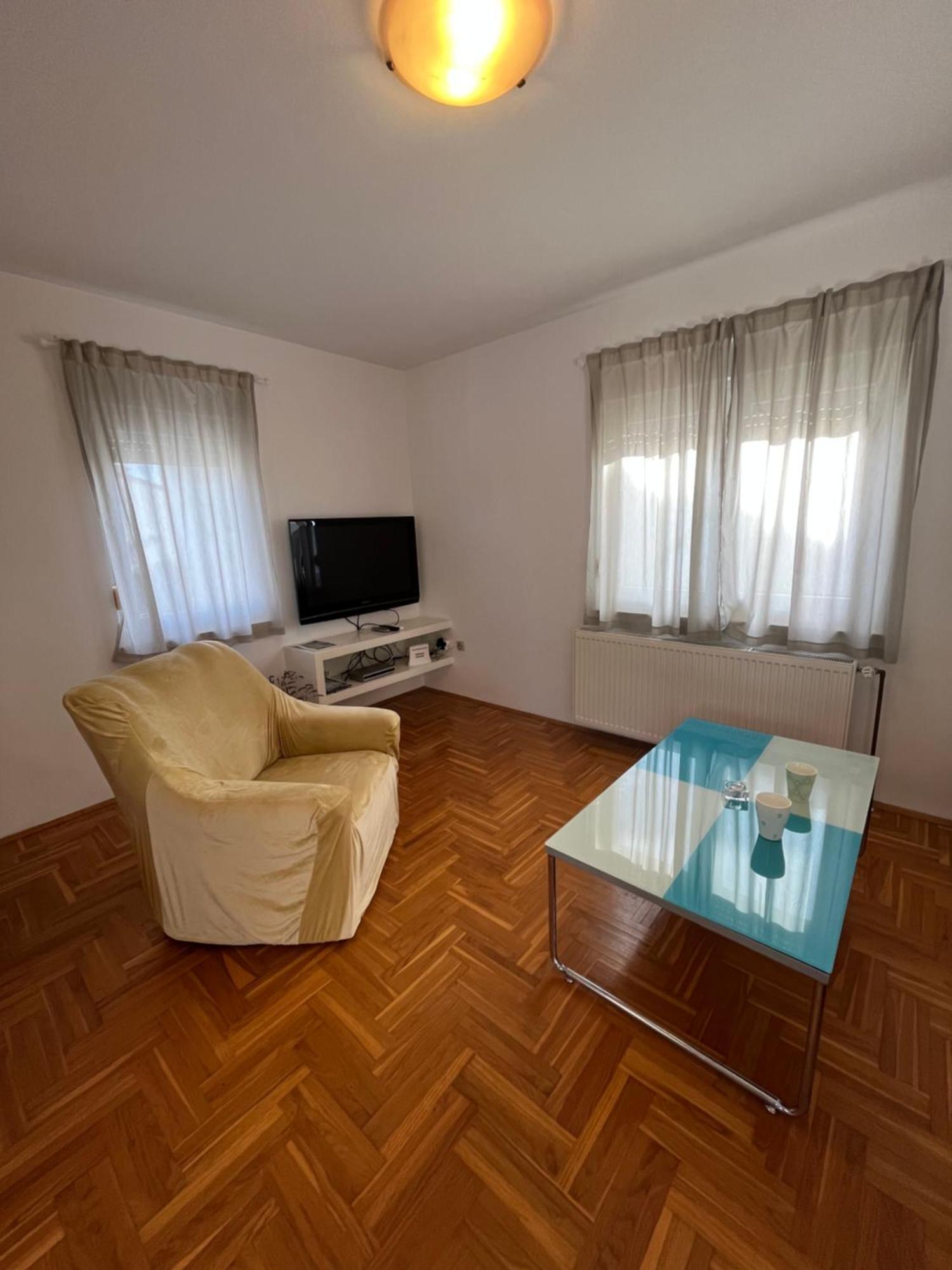 Burle Apartment With Free Private Parking Medulin Buitenkant foto